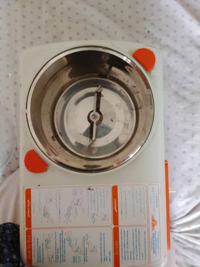Atta gondne ki machine, only 4, 5 time used