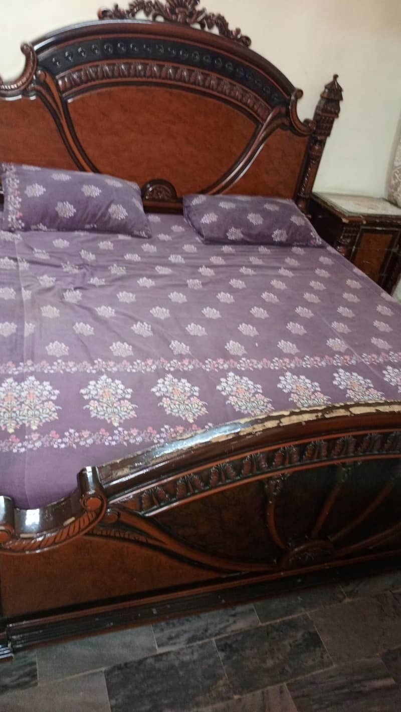 dico bed with 2 side table 2
