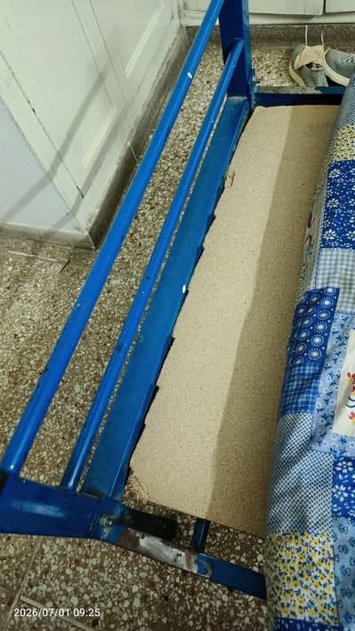 1 king size & 2 single beds with matrices
