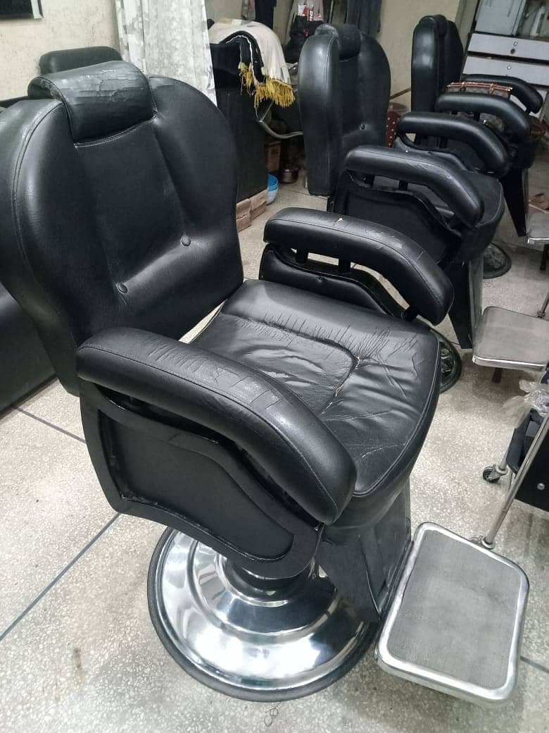 Saloon 4