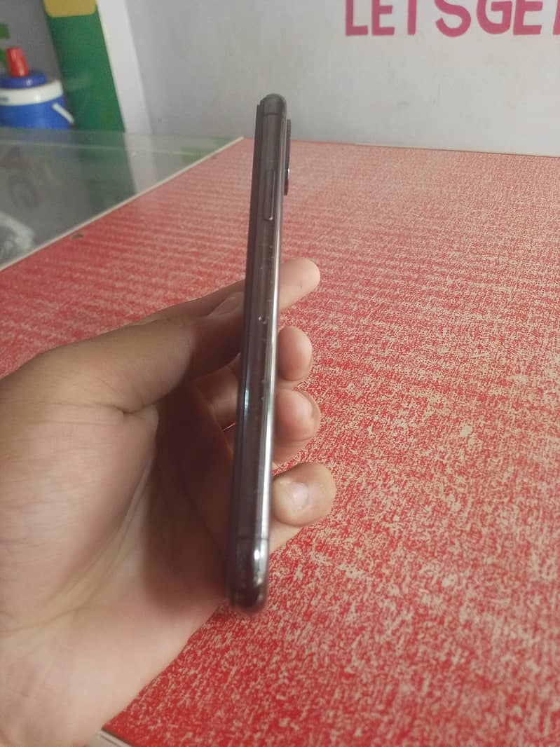 Apple iPhone X 1