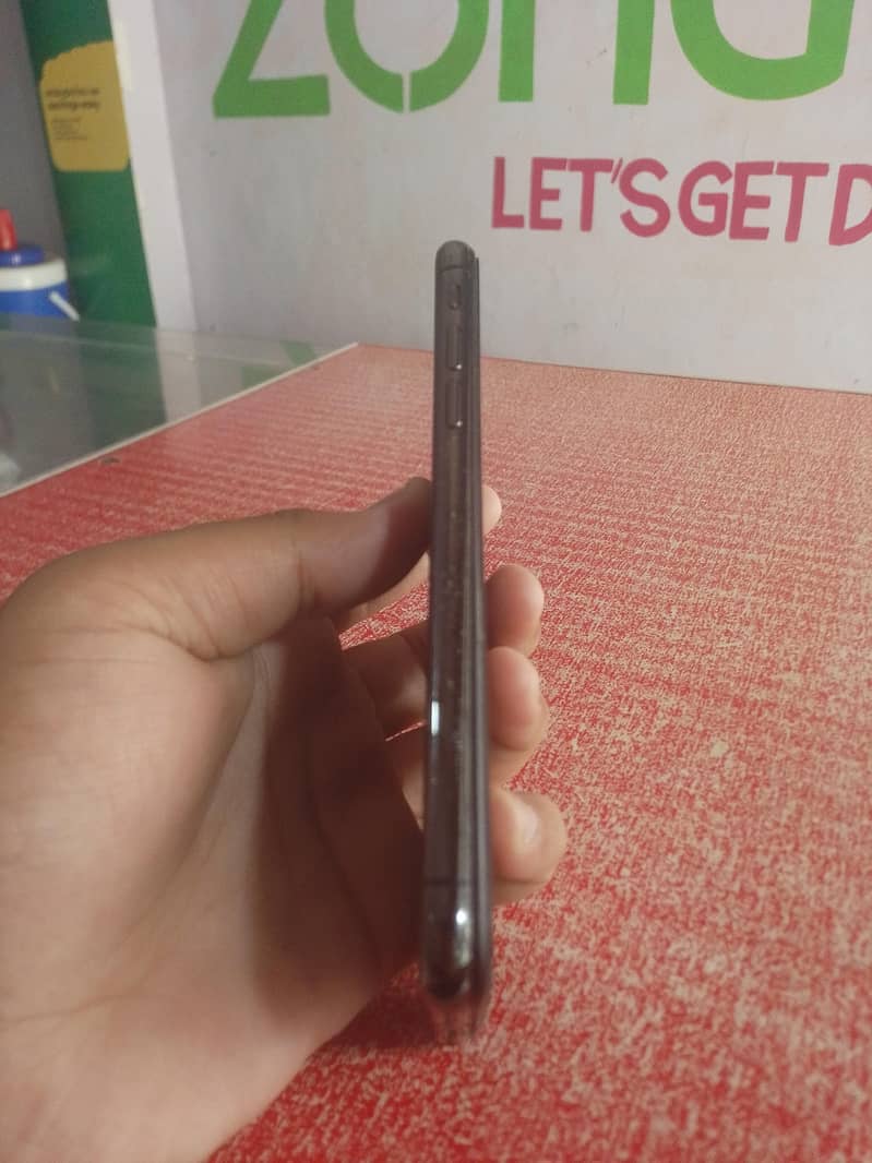 Apple iPhone X 2