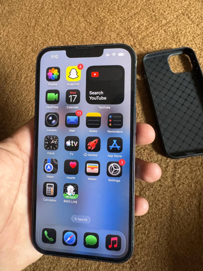 Apple iPhone 13 0