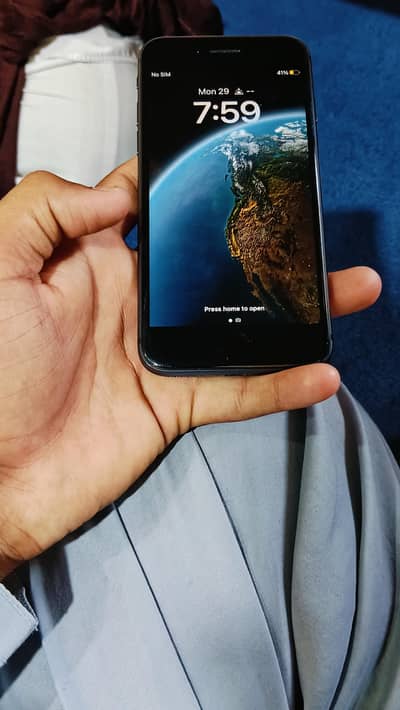 Apple iPhone 8