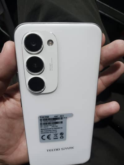 Tecno spark 40 pro+
