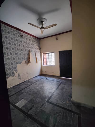 3 Marla separate entrance ground portion Pani water supply