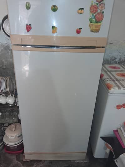 Dawlance DW-386 refrigerator