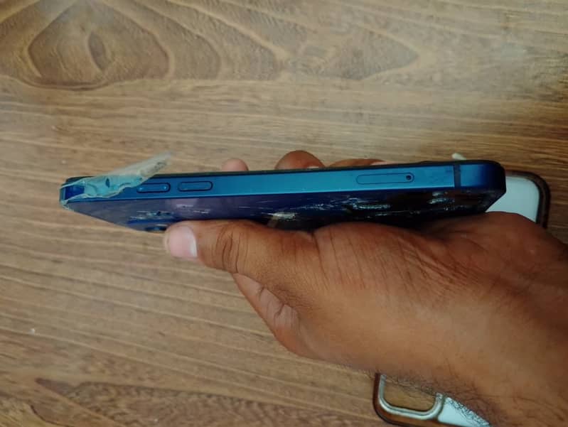 iPhone 12 3