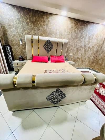 New condition full Luxury bed set with coffee chairs