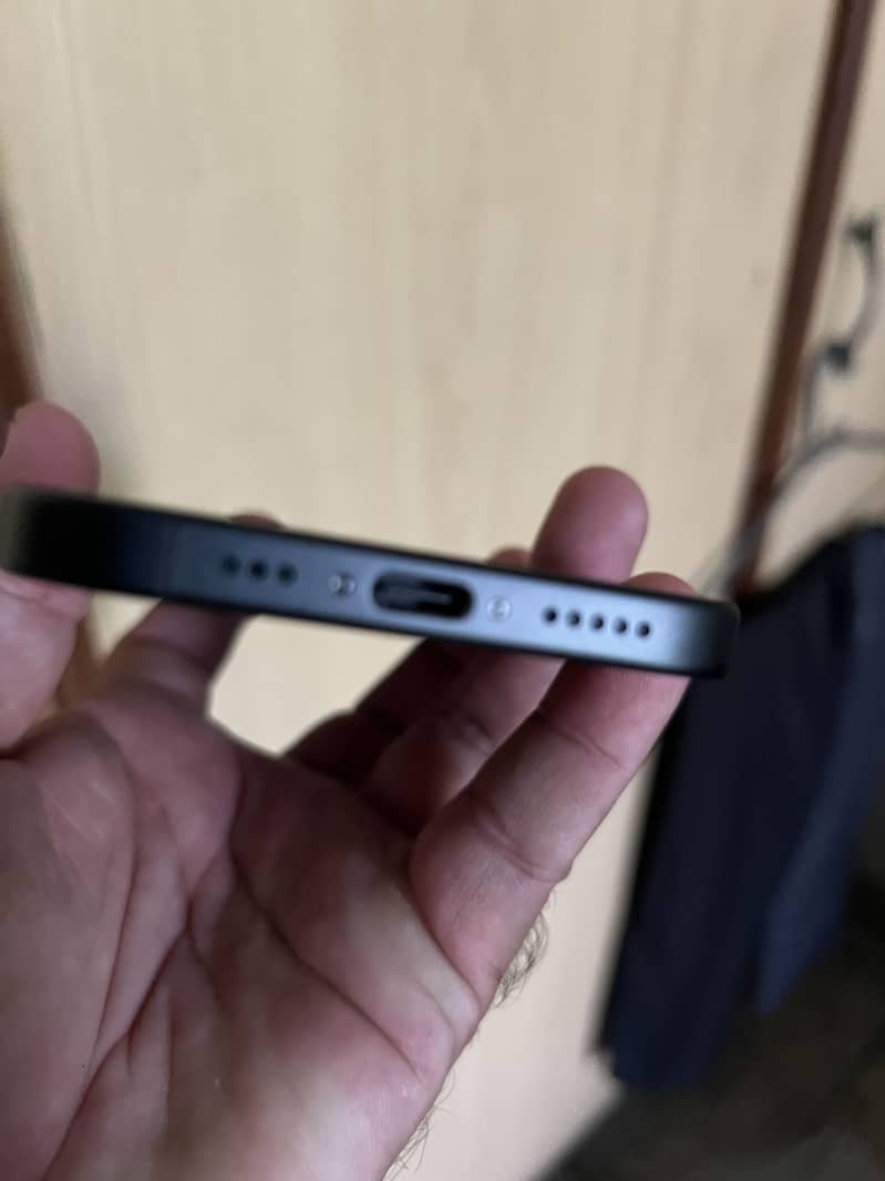 Apple iPhone 15 3