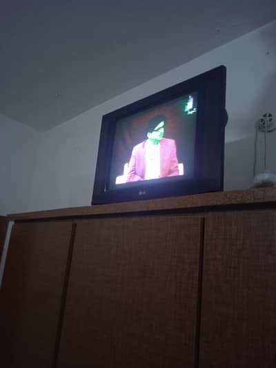television running conditions, saloon chair, mirror 6 by 8 with frome