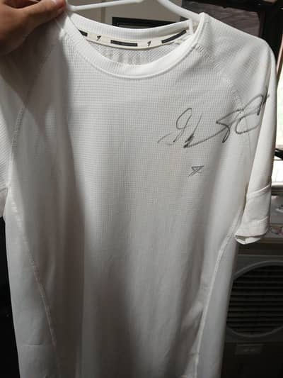 Orginal Hand Signed Muhammad Rizwan  T Shirt . collectors item