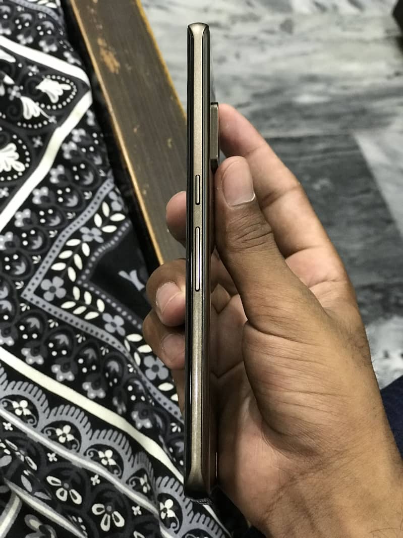 Dcode Bold 3