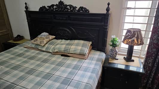 Bed set with 2 side tables, and 1 dressing table. fine quality