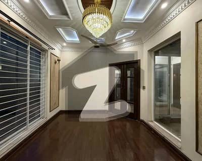 8 Marla Beautiful House Available For Rent In Bahria Town Lahore