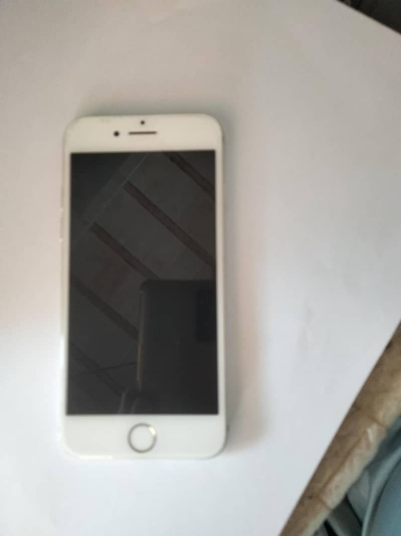 Apple iPhone 7 0