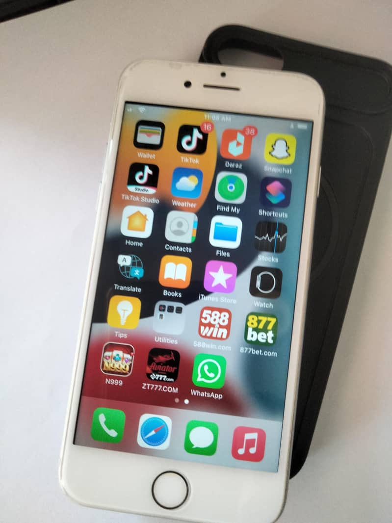 Apple iPhone 7 3