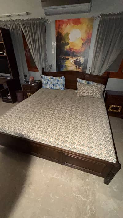 Interwood king size bed just like new