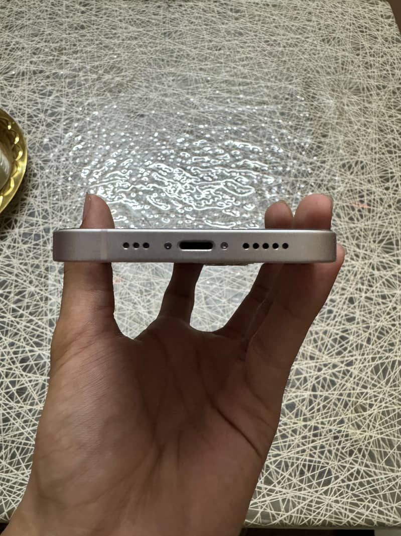 Apple iPhone 13 7