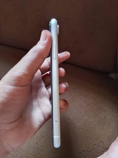 Apple iPhone XR