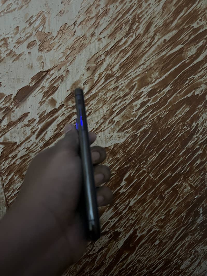 Apple iPhone X 3