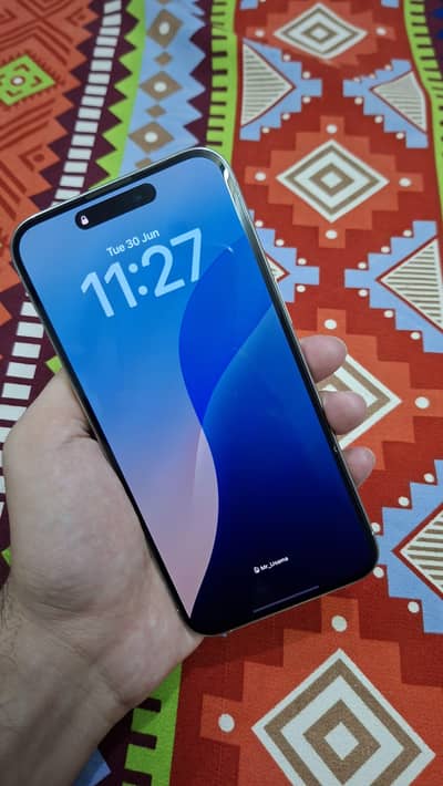 iPhone 15 Pro Max Jv 10/10 with box