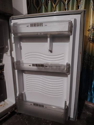 Dawlance fridge for sale 35000