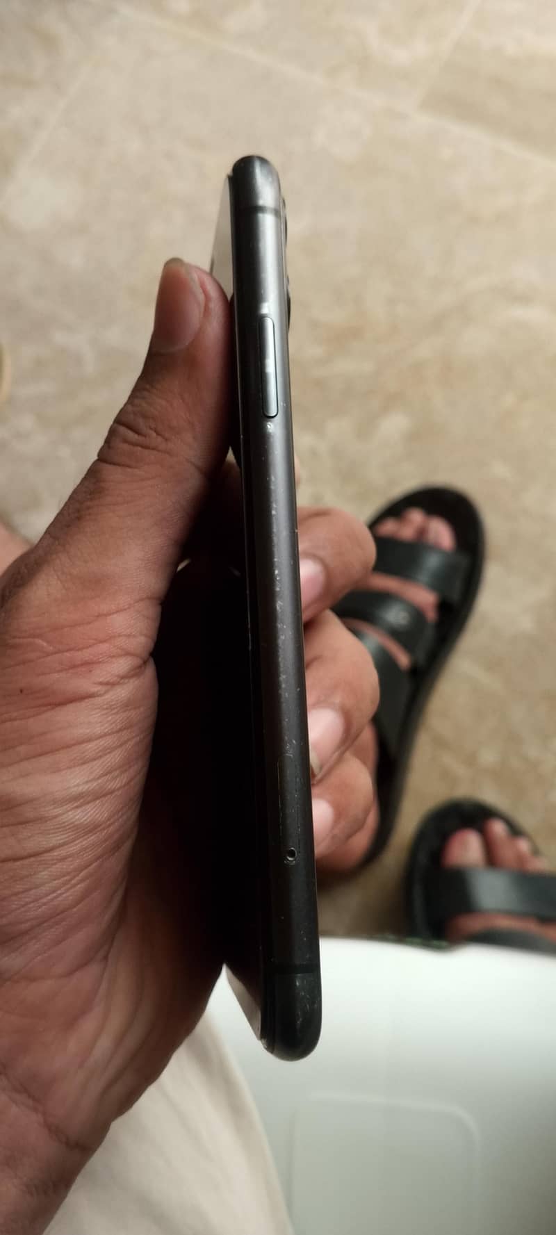 Apple iPhone 11 3