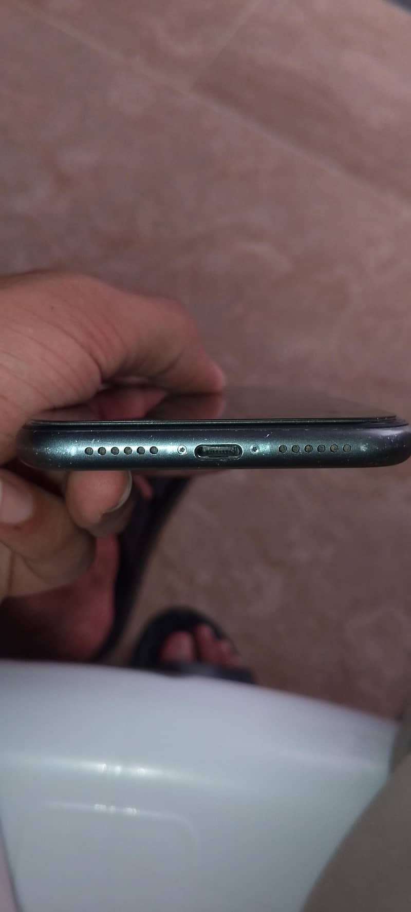 Apple iPhone 11 6
