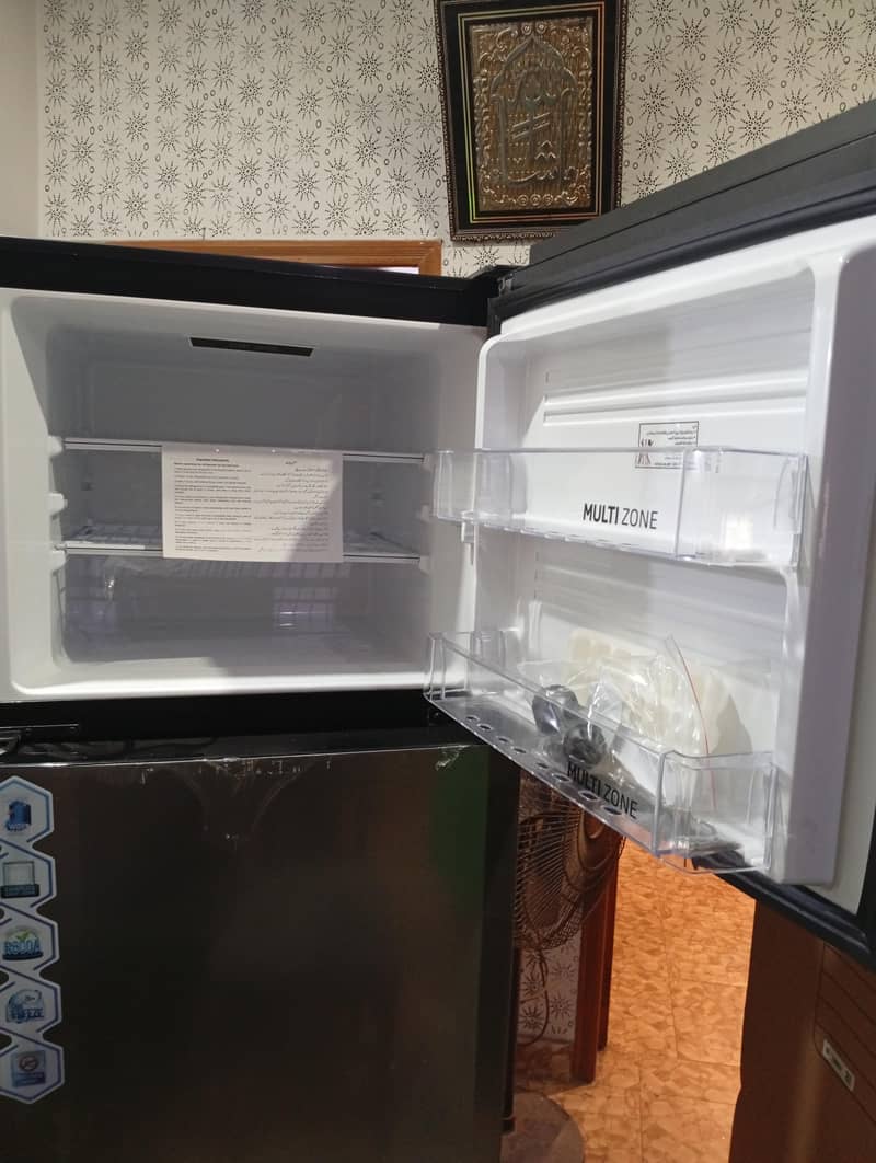 Refrigerator Medium size 3