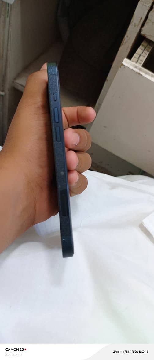 Apple iPhone 13 0