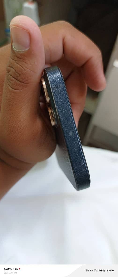 Apple iPhone 13 5