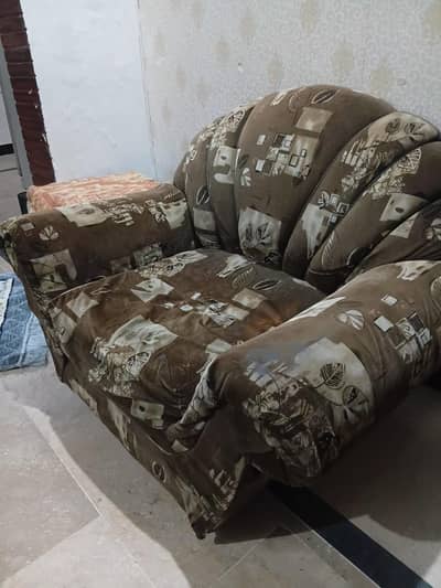 6seater sofa foam ka kam hai 2seater  baki ok hain