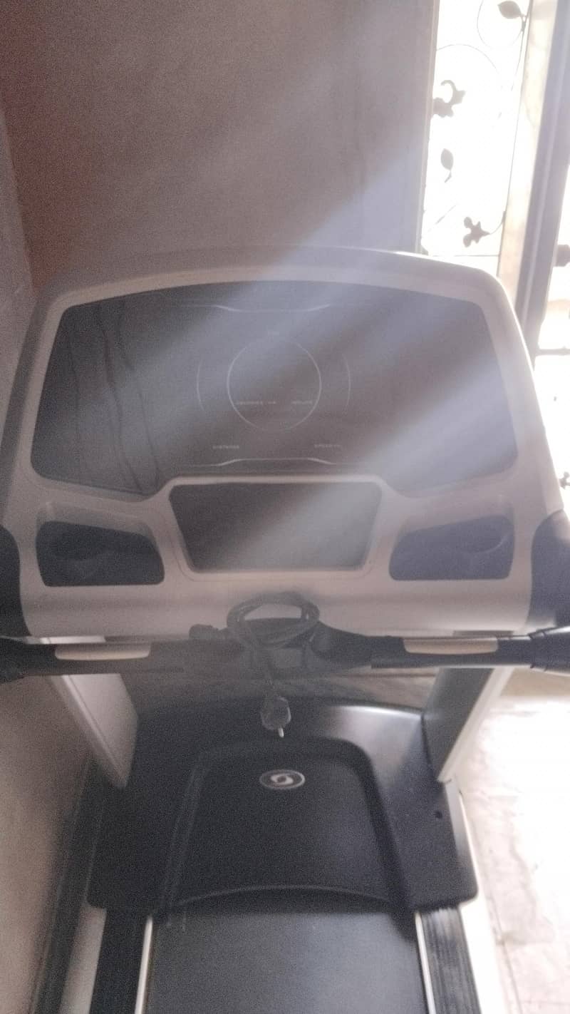 Treadmill like new machine 0