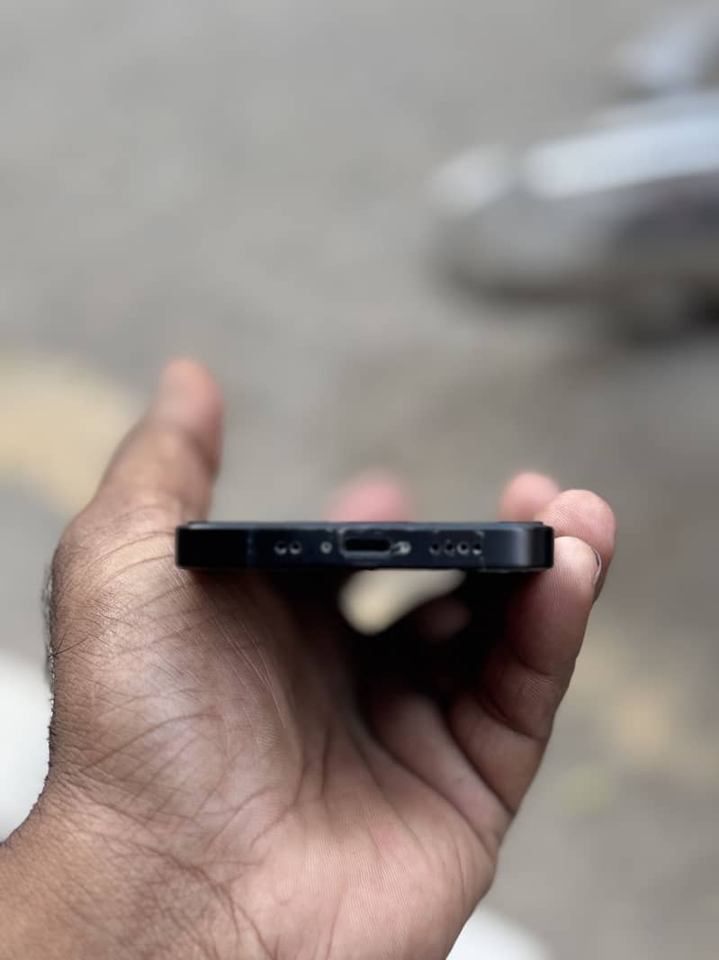 Apple iPhone 12 mini 1