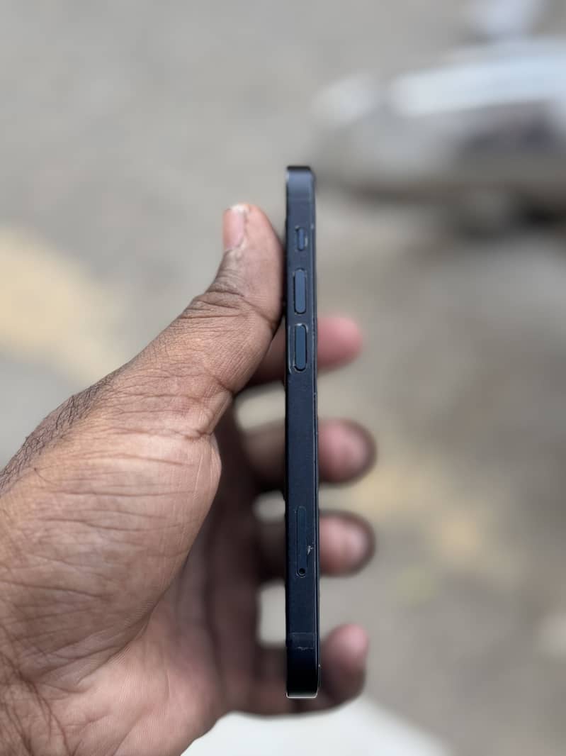 Apple iPhone 12 mini 4