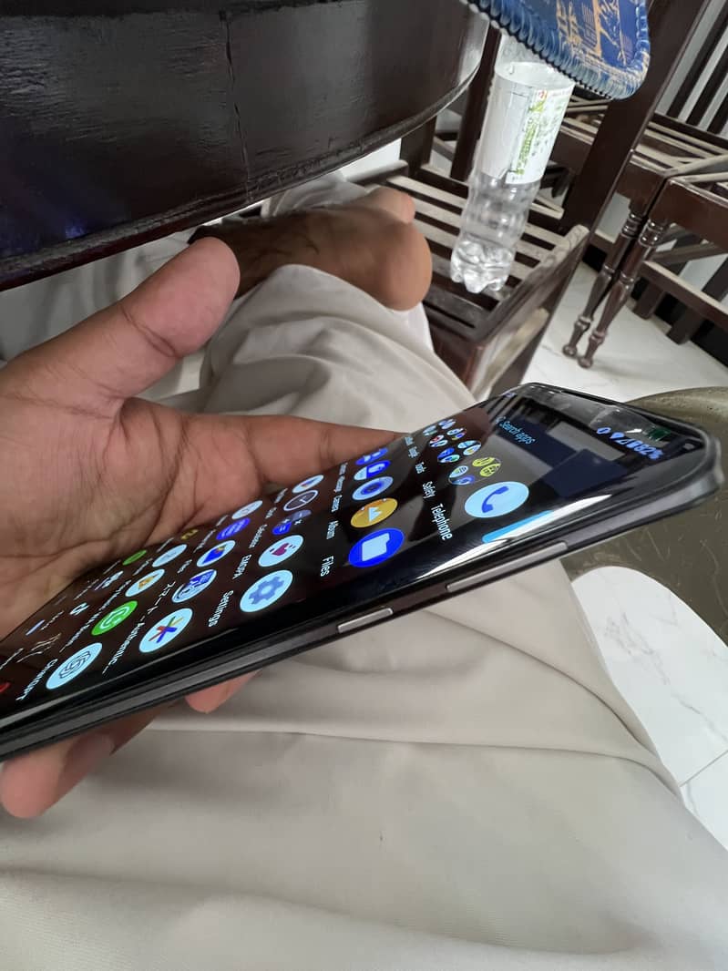 Sharp Aquos Zero 1