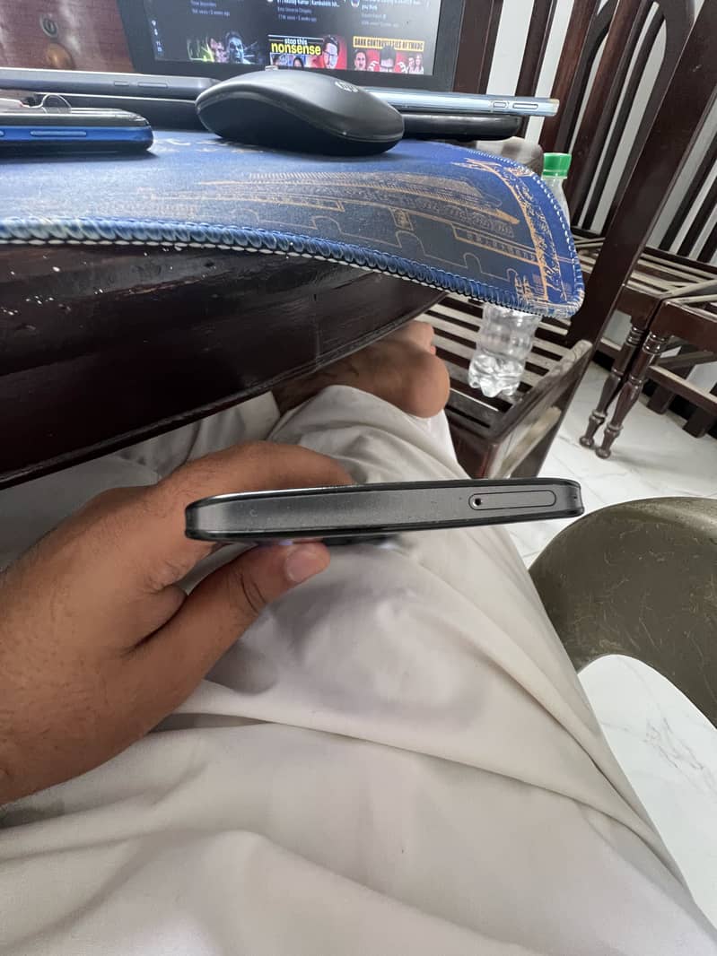 Sharp Aquos Zero 8