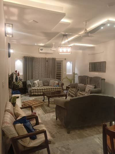 1 KANAL HOUSE FOR SALE IN C BLOCK MULTI-GARDENS B17