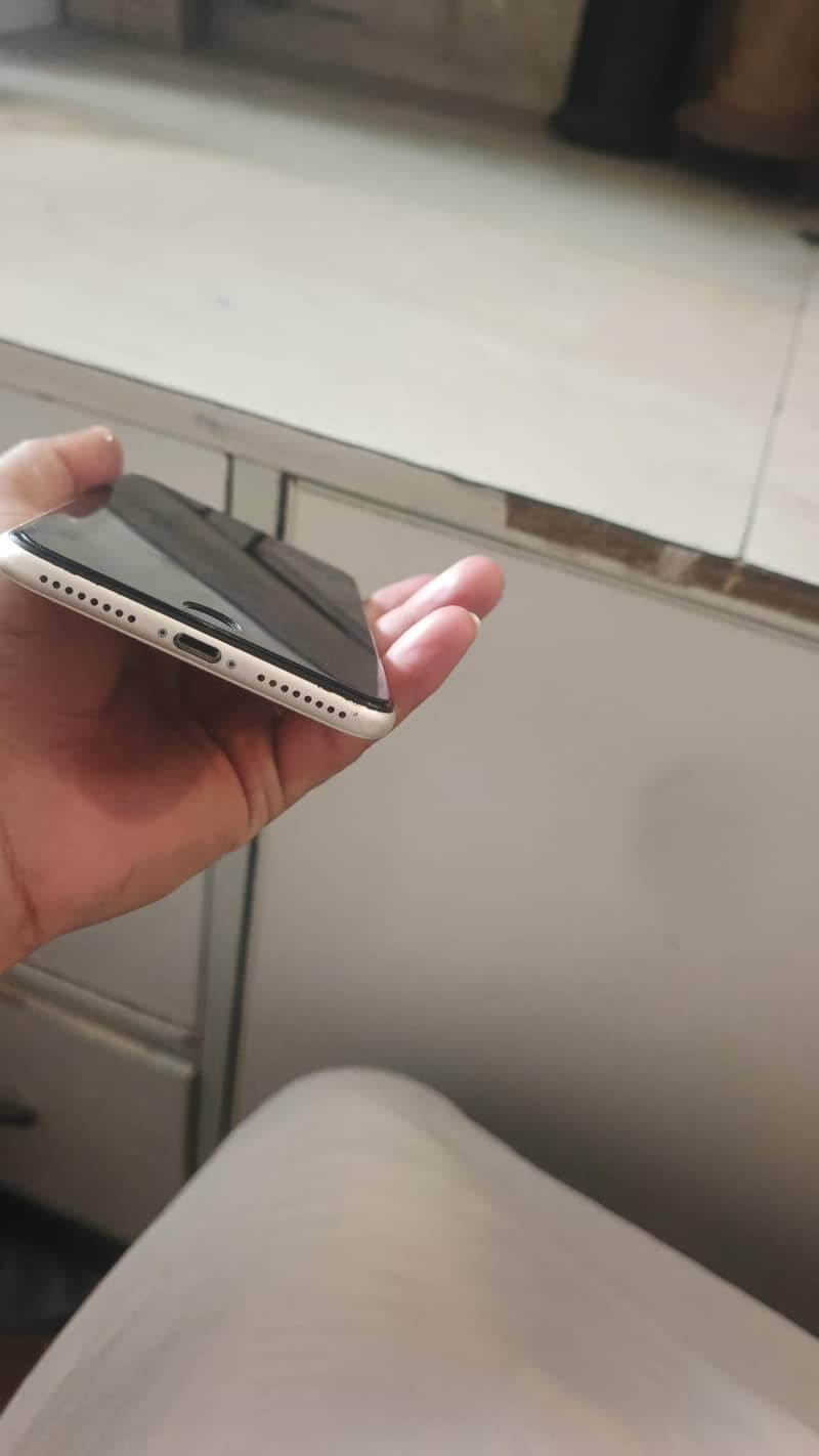 Apple iPhone 7 Plus 1