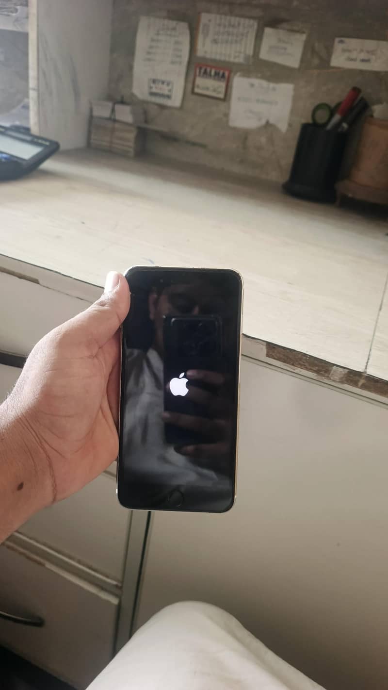 Apple iPhone 7 Plus 2