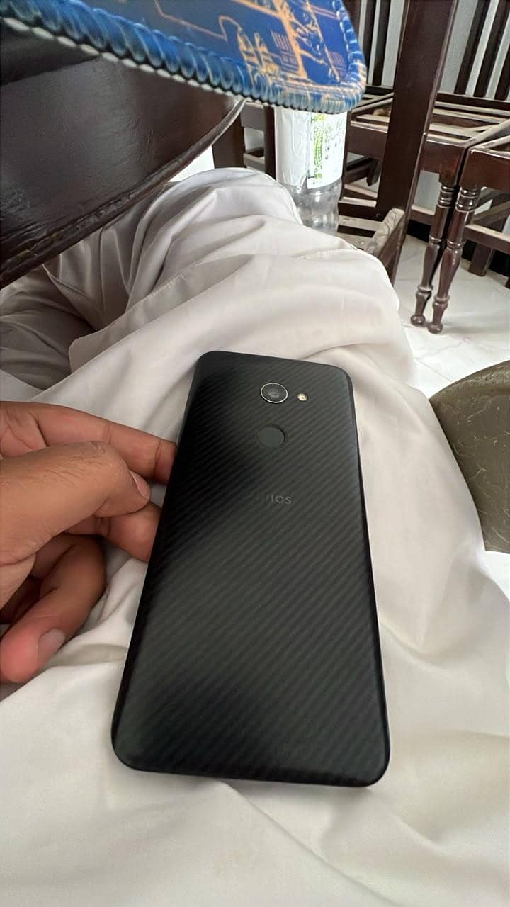 Sharp Aquos Zero 3