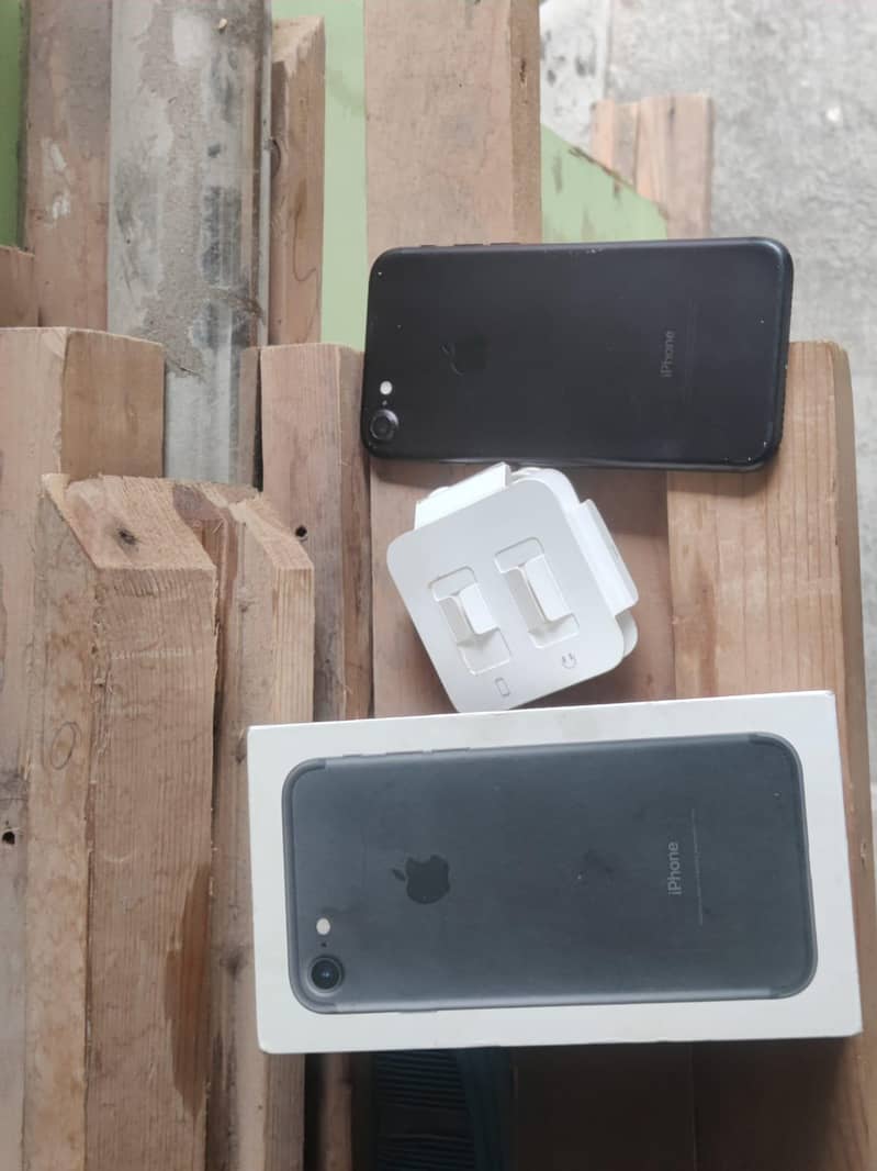Apple iPhone 7 1