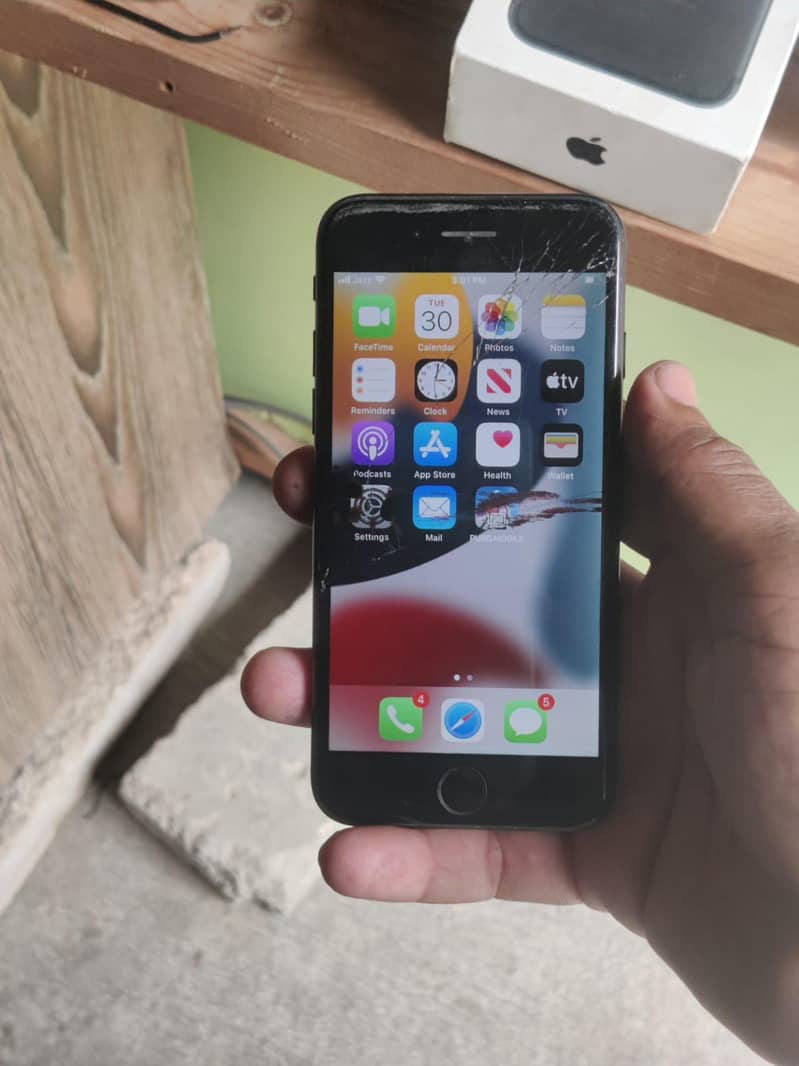 Apple iPhone 7 2