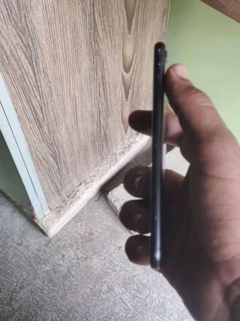 Apple iPhone 7 7