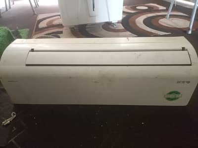 01 ton AC Mitsubishi