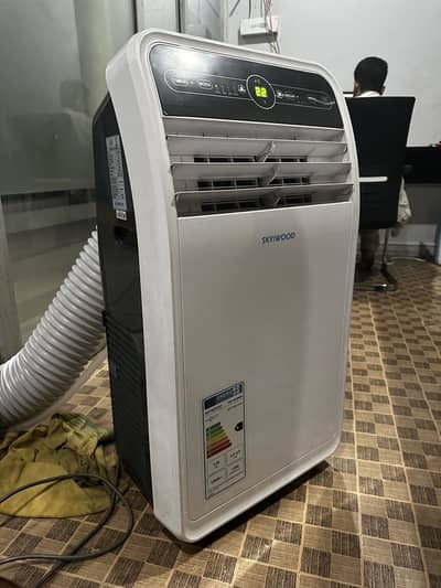Skywood 1 Ton Portable Air Conditioner – Excellent Condition
