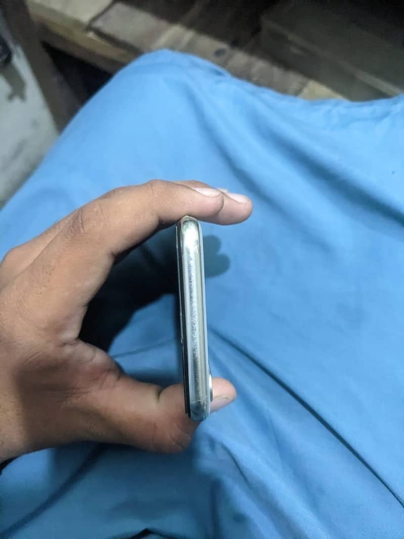 Apple iPhone X 6