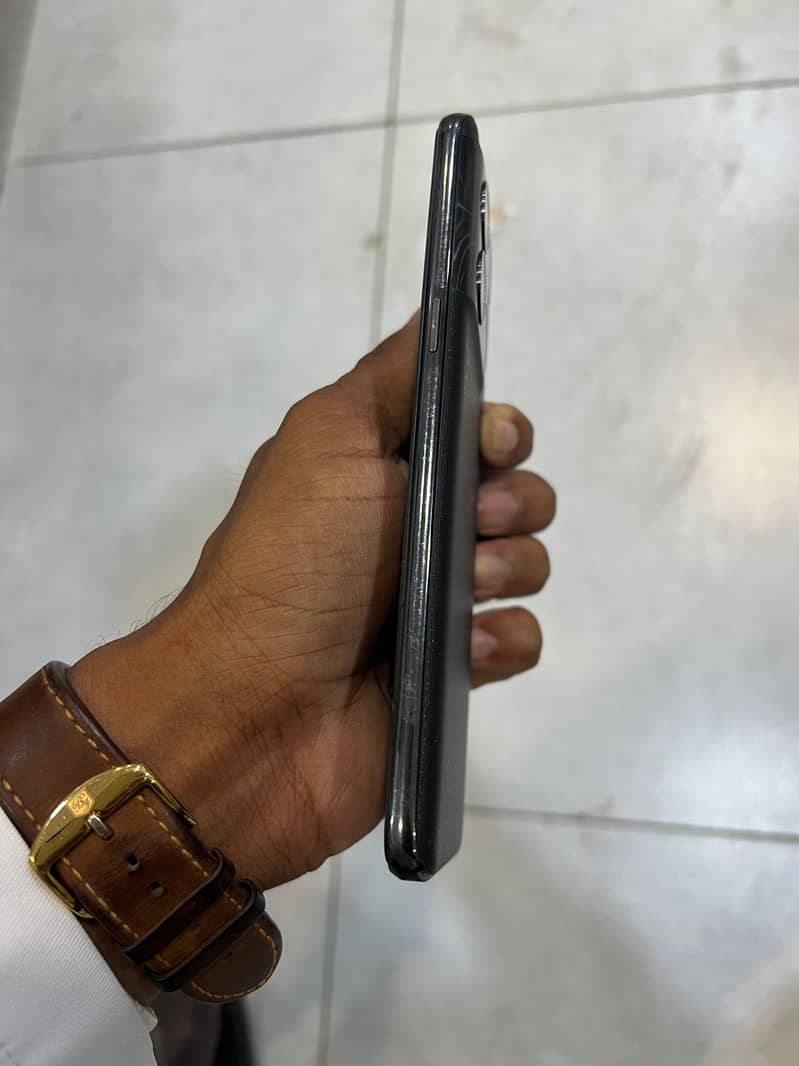 One Plus 10T 4
