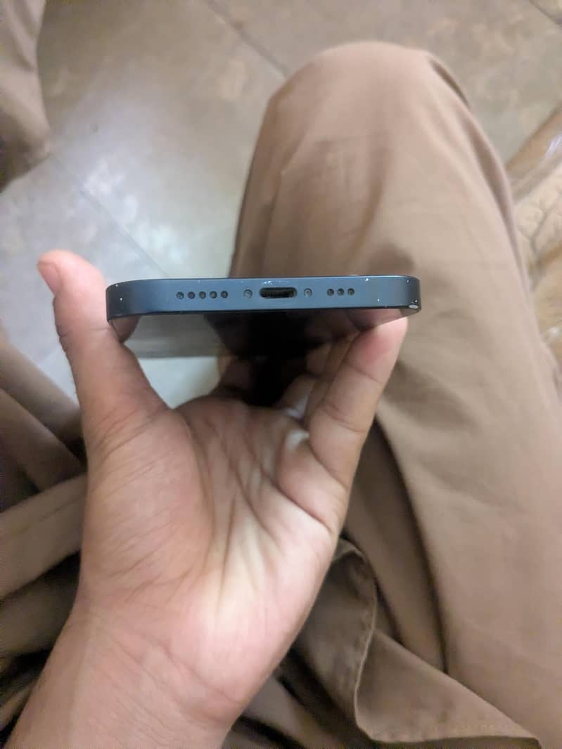 Apple iPhone 12 3